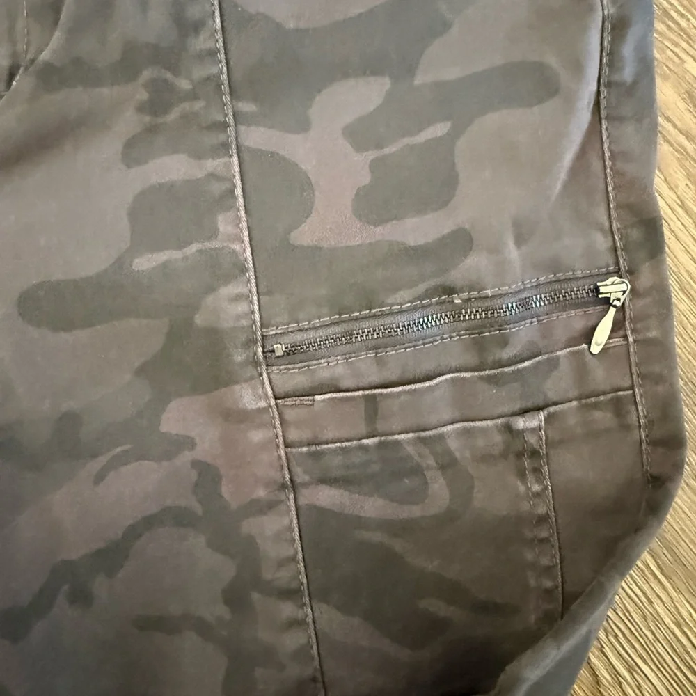 NWT Supplies Camouflage Women's Jeans - Picture 4 of 7